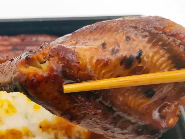 「最強のコンビニうな重はどれ？ コンビニ3社のうな重を食べ比べてみた！【2023年夏】」の画像