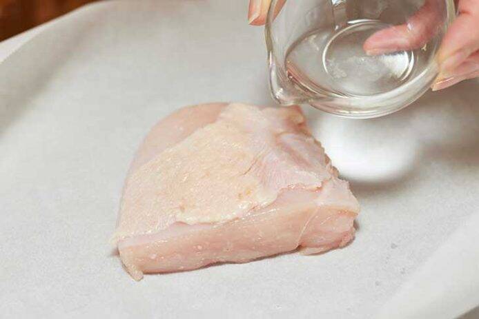 【節約＆量増しレシピ】ダイエットにも！ジューシーな「蒸し鶏のキャベツ巻き 柚子みそだれ」