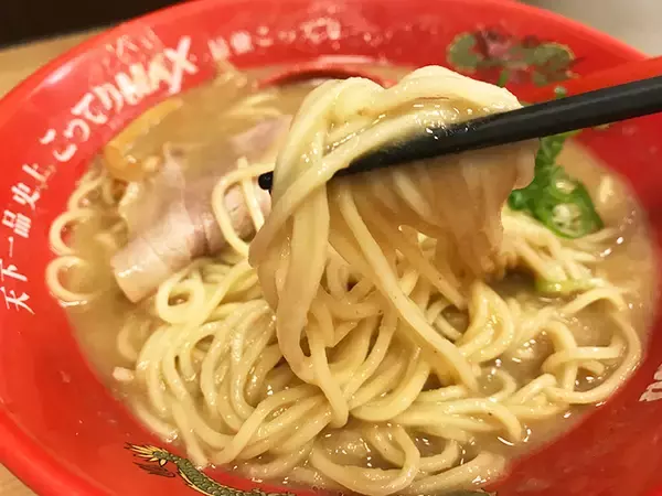 「『天下一品』史上最強の「こってりMAX」はホントに旨いのか？ 話題沸騰の一杯を食べてみた」の画像