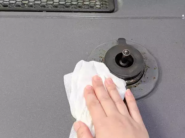 「【年末大掃除】驚くほどピカピカに！ ダイソーマニア激推しの超優秀「キッチン掃除グッズ」7選」の画像