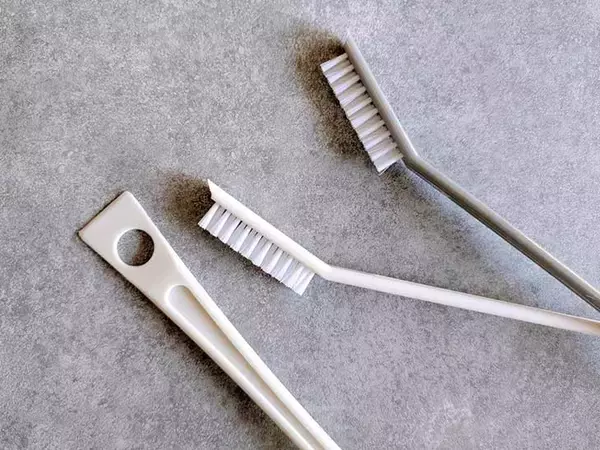 「【年末大掃除】驚くほどピカピカに！ ダイソーマニア激推しの超優秀「キッチン掃除グッズ」7選」の画像