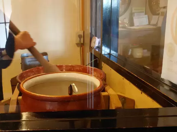 「【三重スイーツ】忙しい日常をゆるめてくれる、湯の山温泉の自然薯プリン体験」の画像