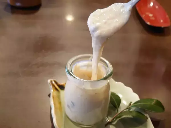 「【三重スイーツ】忙しい日常をゆるめてくれる、湯の山温泉の自然薯プリン体験」の画像