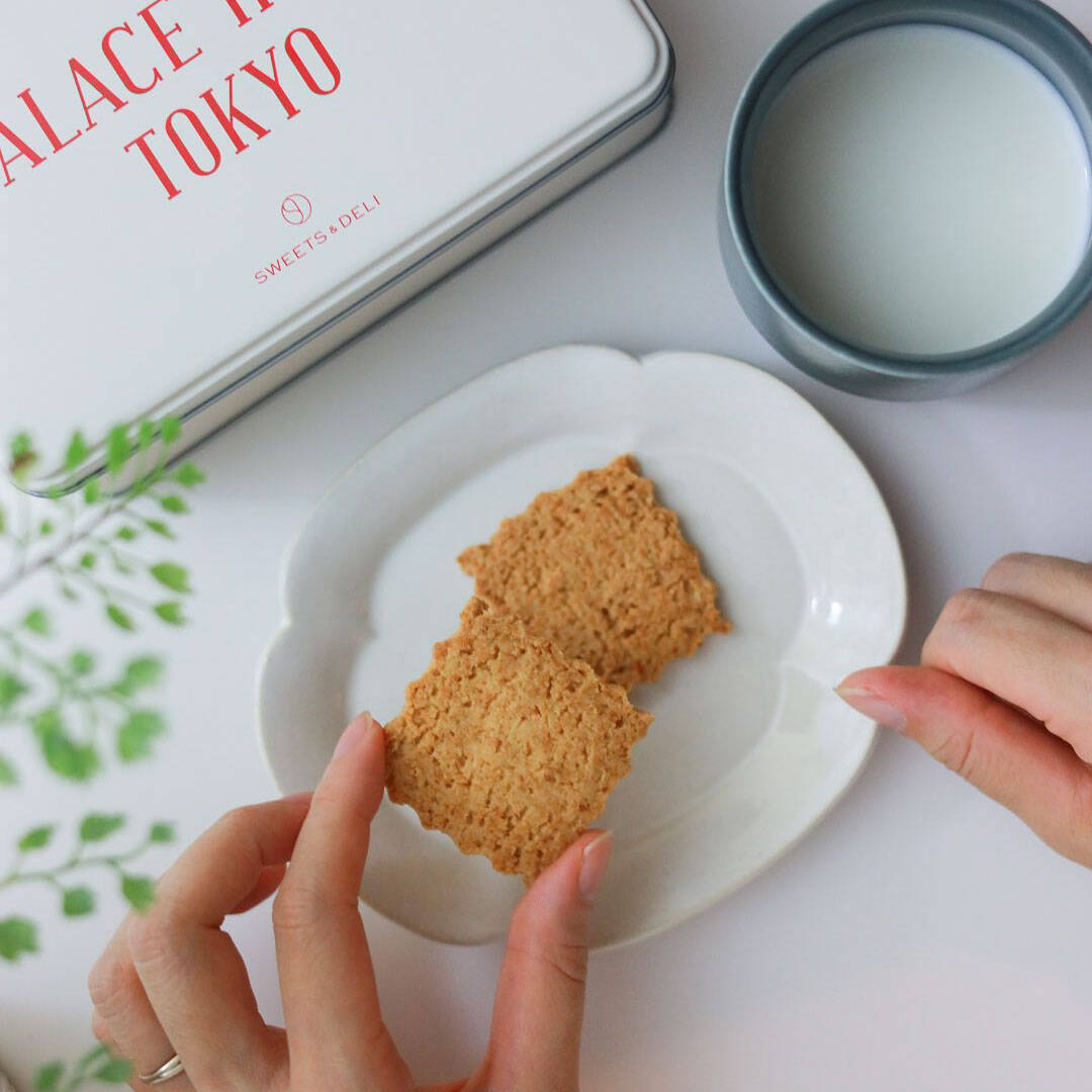 【2025年人気ホテルのクッキー缶5選】年100軒以上を巡るホテルライターが選んだ贈りもの