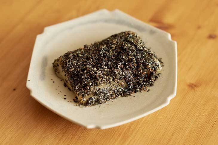 【お餅の簡単アレンジ3選】止まらぬ美味しさ！ 黒ごま・のり塩・ピリ辛風味