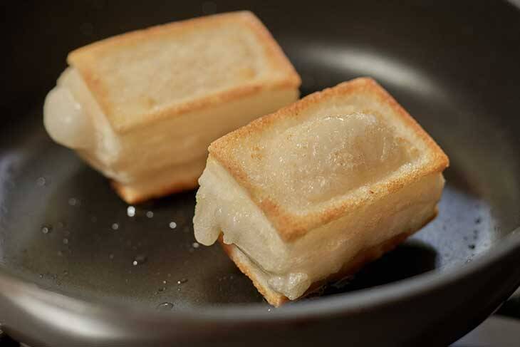 【お餅の簡単アレンジ3選】止まらぬ美味しさ！ 黒ごま・のり塩・ピリ辛風味