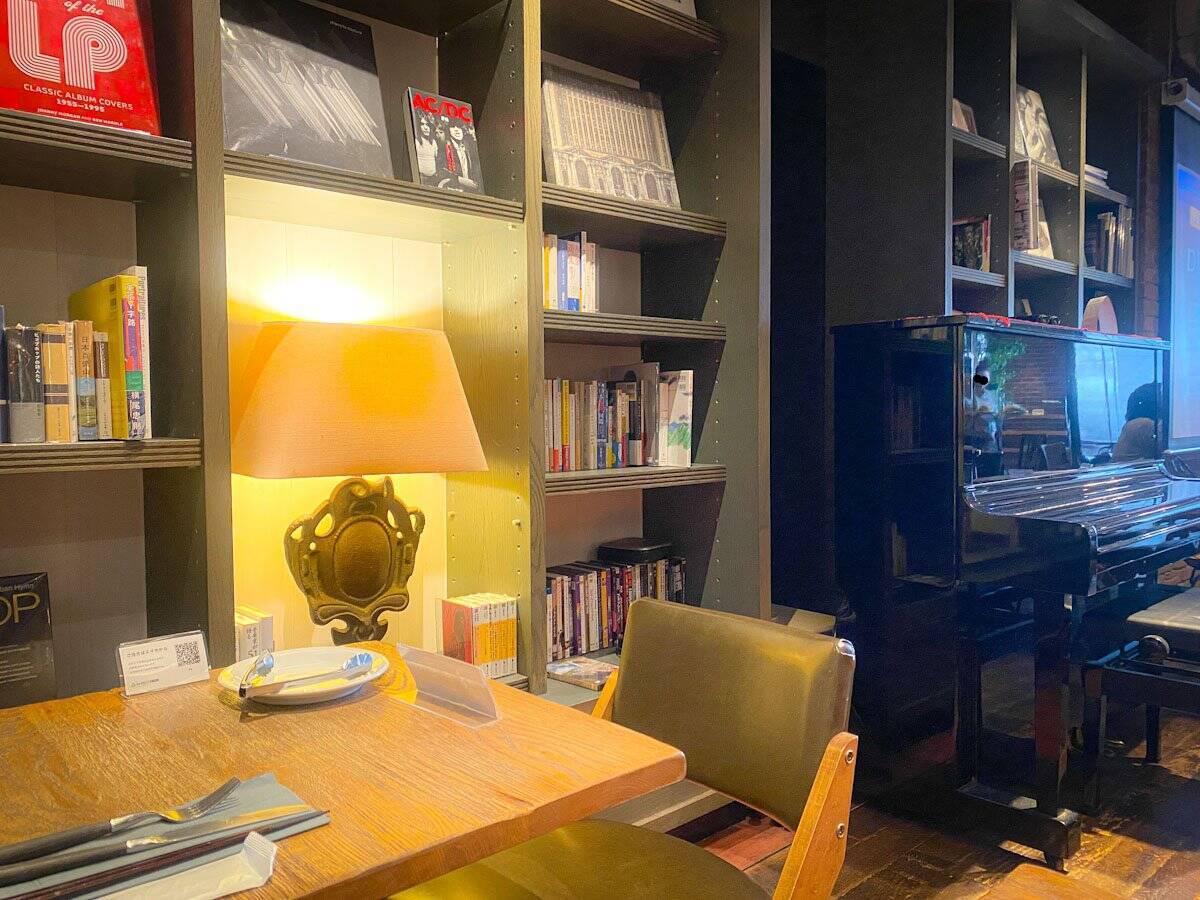 【静岡】焼きたてパンが食べ放題！BLUE BOOKS caféで楽しむ贅沢ランチ