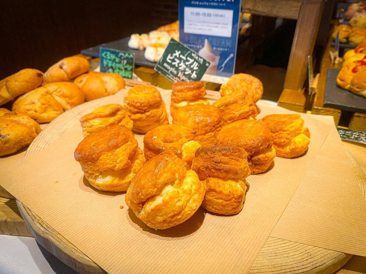 【静岡】焼きたてパンが食べ放題！BLUE BOOKS caféで楽しむ贅沢ランチ