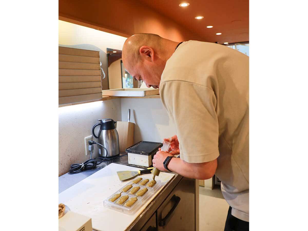 【新連載・おじさんは宝石だ！】穏やかさの中に専門店のプロの顔！ Vol.1『ハミングバード』の時女さん