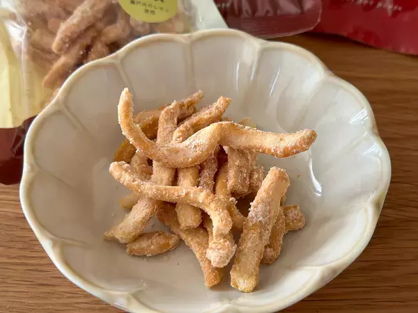 「成城石井で買える愛媛の甘くない“里芋”のかりんとう「ポリポーリ」は食べ出すと止まらない美味しさ」の画像