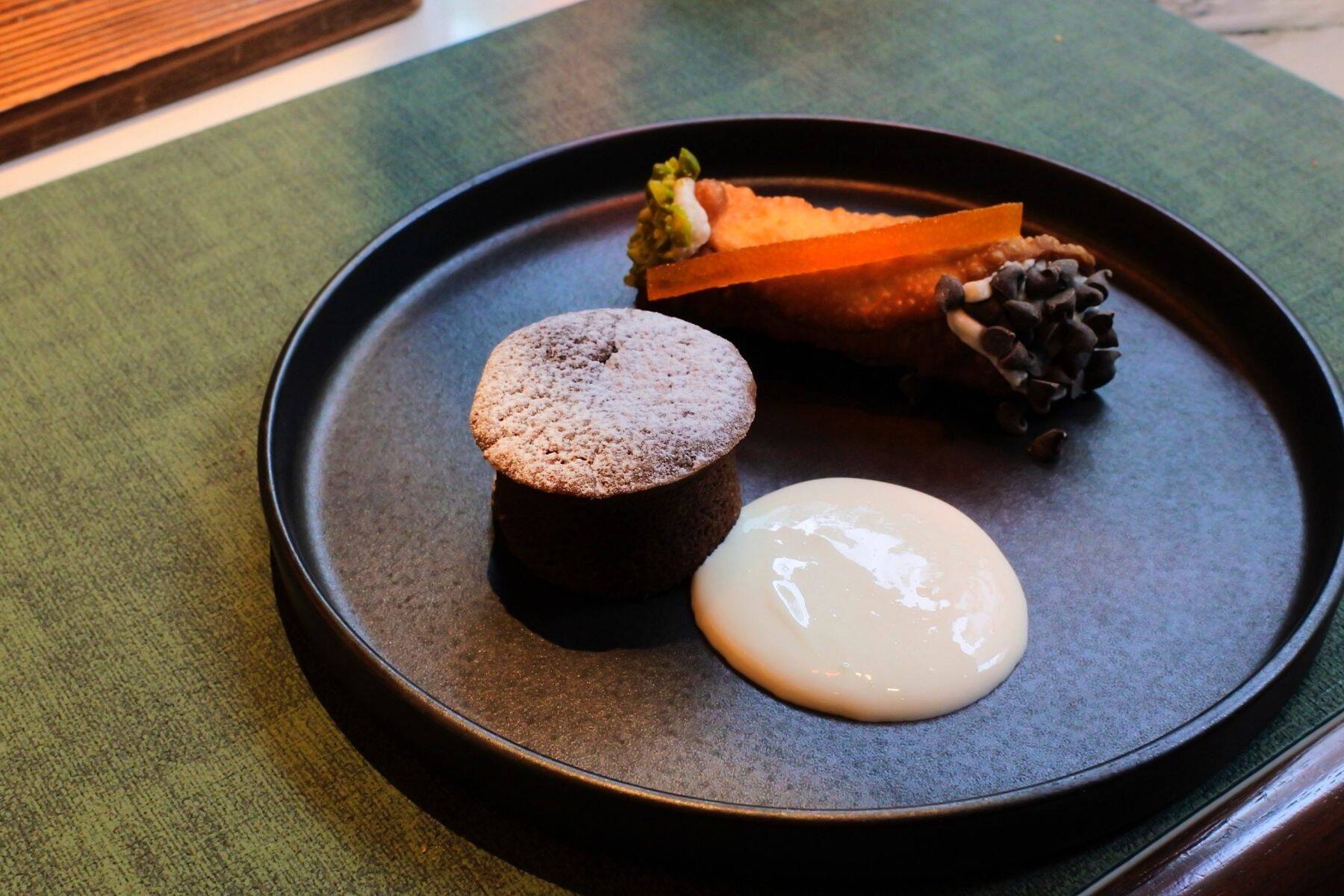 京都のおすすめ宿泊＆街巡りスポット！『ヒルトン京都』の街の食堂のようなレストランにも注目