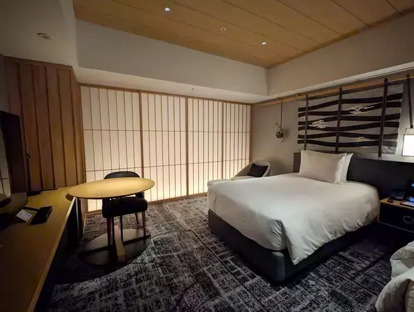 「京都のおすすめ宿泊＆街巡りスポット！『ヒルトン京都』の街の食堂のようなレストランにも注目」の画像