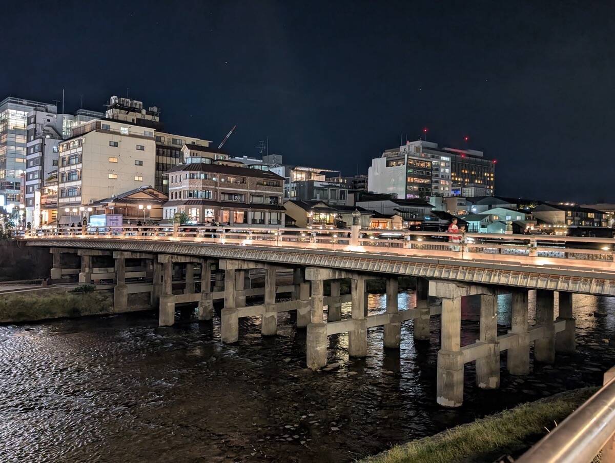 京都のおすすめ宿泊＆街巡りスポット！『ヒルトン京都』の街の食堂のようなレストランにも注目