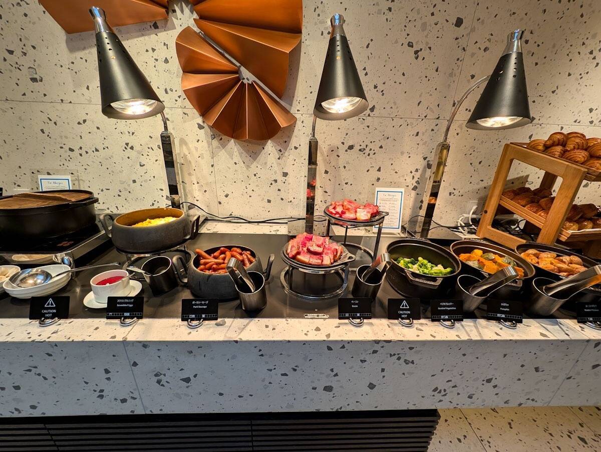 京都のおすすめ宿泊＆街巡りスポット！『ヒルトン京都』の街の食堂のようなレストランにも注目