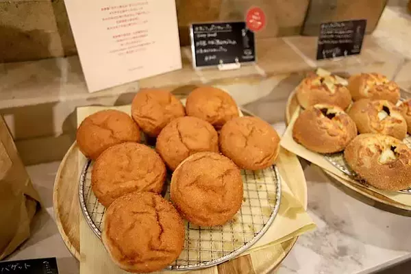 「【大阪モーニング】パンとスープで大満足！『foodscape！ BAKERY北浜 パンとスープ』のトーストセット」の画像