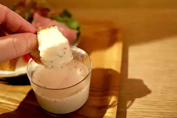 「【大阪モーニング】パンとスープで大満足！『foodscape！ BAKERY北浜 パンとスープ』のトーストセット」の画像