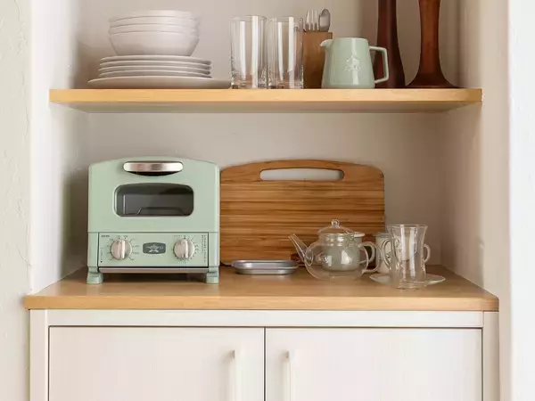 「いつものトーストが極上の1枚に変わる。いま注目の最新オーブントースター3選」の画像