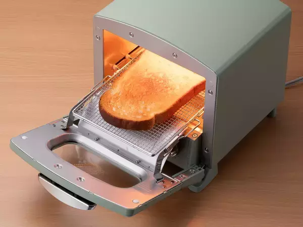 「いつものトーストが極上の1枚に変わる。いま注目の最新オーブントースター3選」の画像