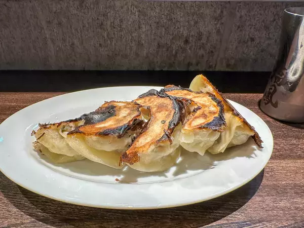 「【東京ラーメン】麺だけじゃ終われない！ 餃子と唐揚げも旨い店4選」の画像