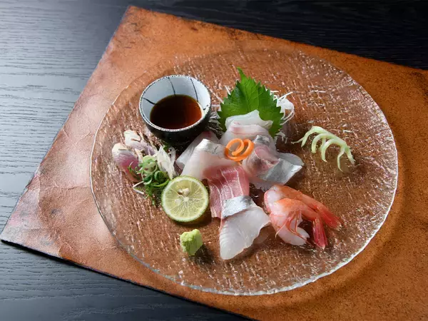 「【福井・敦賀のグルメ旅】若狭湾沿いで魚が旨い「個性派民宿」3軒」の画像