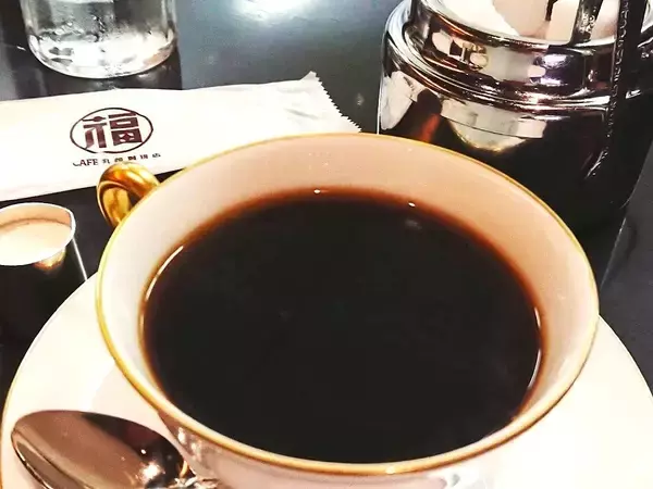 「老舗喫茶の名物コーヒーを家で楽しむ。丸福珈琲店「瓶詰めアイス珈琲」の魅力」の画像