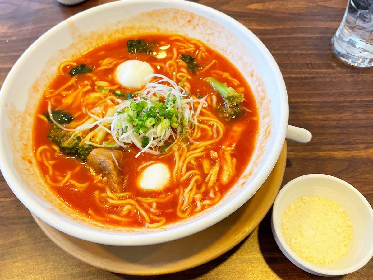 ファミレスのラーメンは旨いのか？「デニーズ」と「ジョナサン」のラーメンを食べ比べてみた