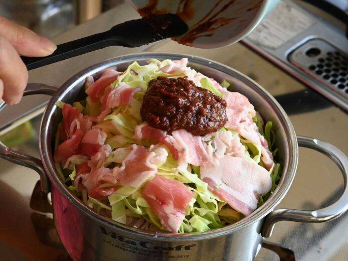 【デトックスレシピ】冬＆正月太りを解消！胃腸を休める「たっぷりキャベツのリセット煮込み」2選