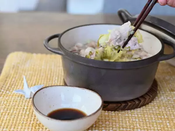 「【デトックスレシピ】冬＆正月太りを解消！胃腸を休める「たっぷりキャベツのリセット煮込み」2選」の画像