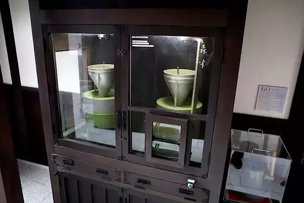 「【京都】でおいしい抹茶体験なら宇治の老舗茶屋へ！ 『森半』のお茶広場＆蔵カフェが楽しい」の画像