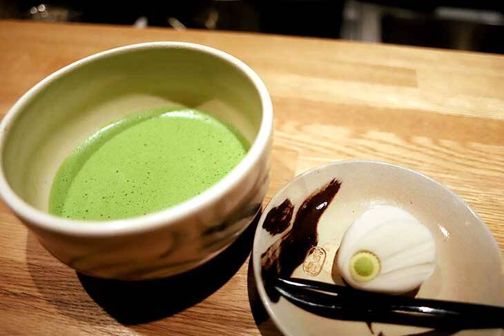 【京都】でおいしい抹茶体験なら宇治の老舗茶屋へ！ 『森半』のお茶広場＆蔵カフェが楽しい