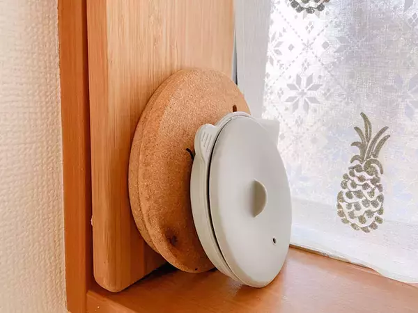 「時短料理アイテムの最高傑作！ ダイソーの「シリコーン小鍋」が爆売れしたワケ」の画像