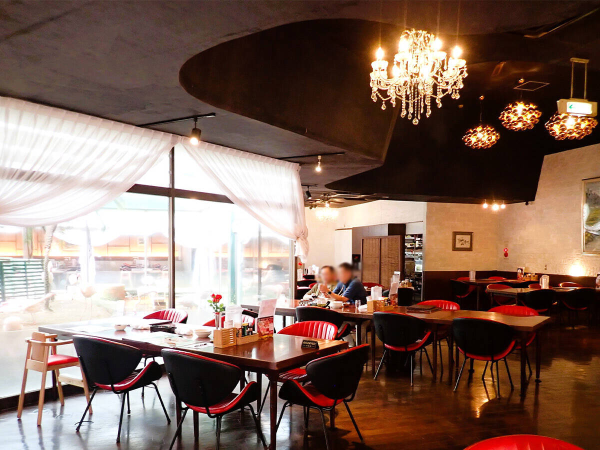 フラミンゴを眺めて料理を楽しむ。昭和から愛され続けるちょっとシュールなレストラン『メヒコ』に行ってきた