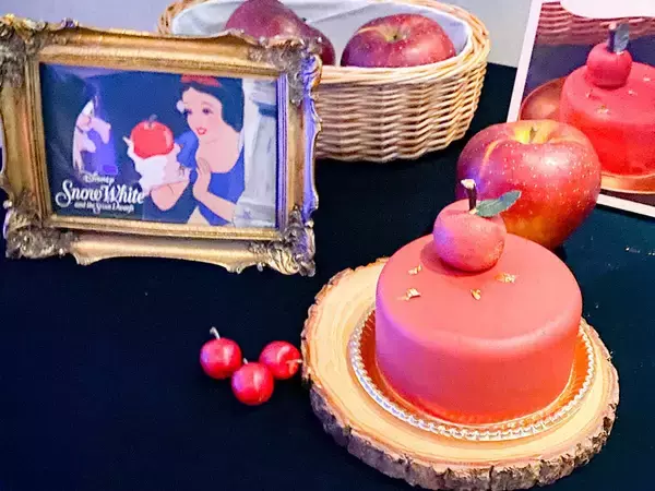 「【東京駅の新スイーツ店】大丸東京にディズニーの物語を味わう『パティスリー アニヴェル』が誕生」の画像