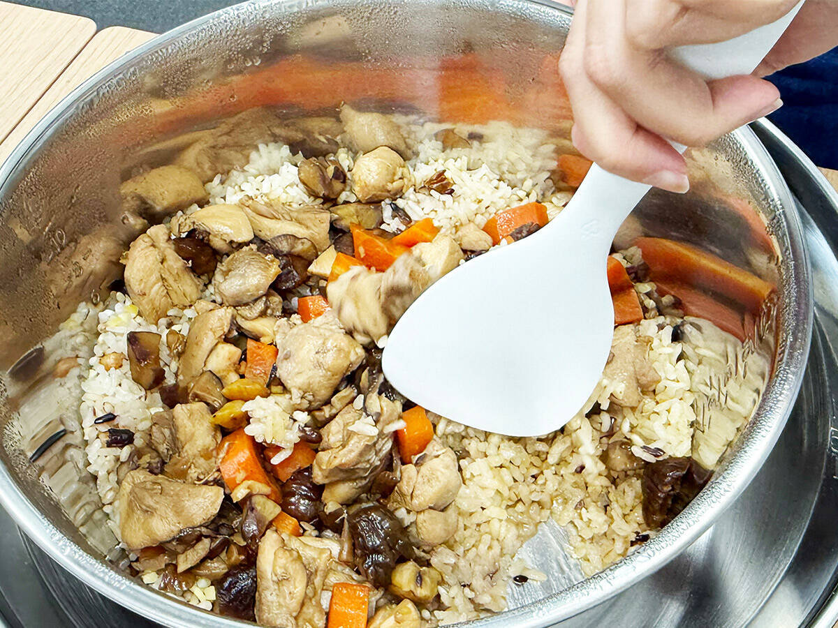料理苦手な人でも超簡単！新しくなった「大同電鍋」で黄金炊き込みご飯を作ってみた