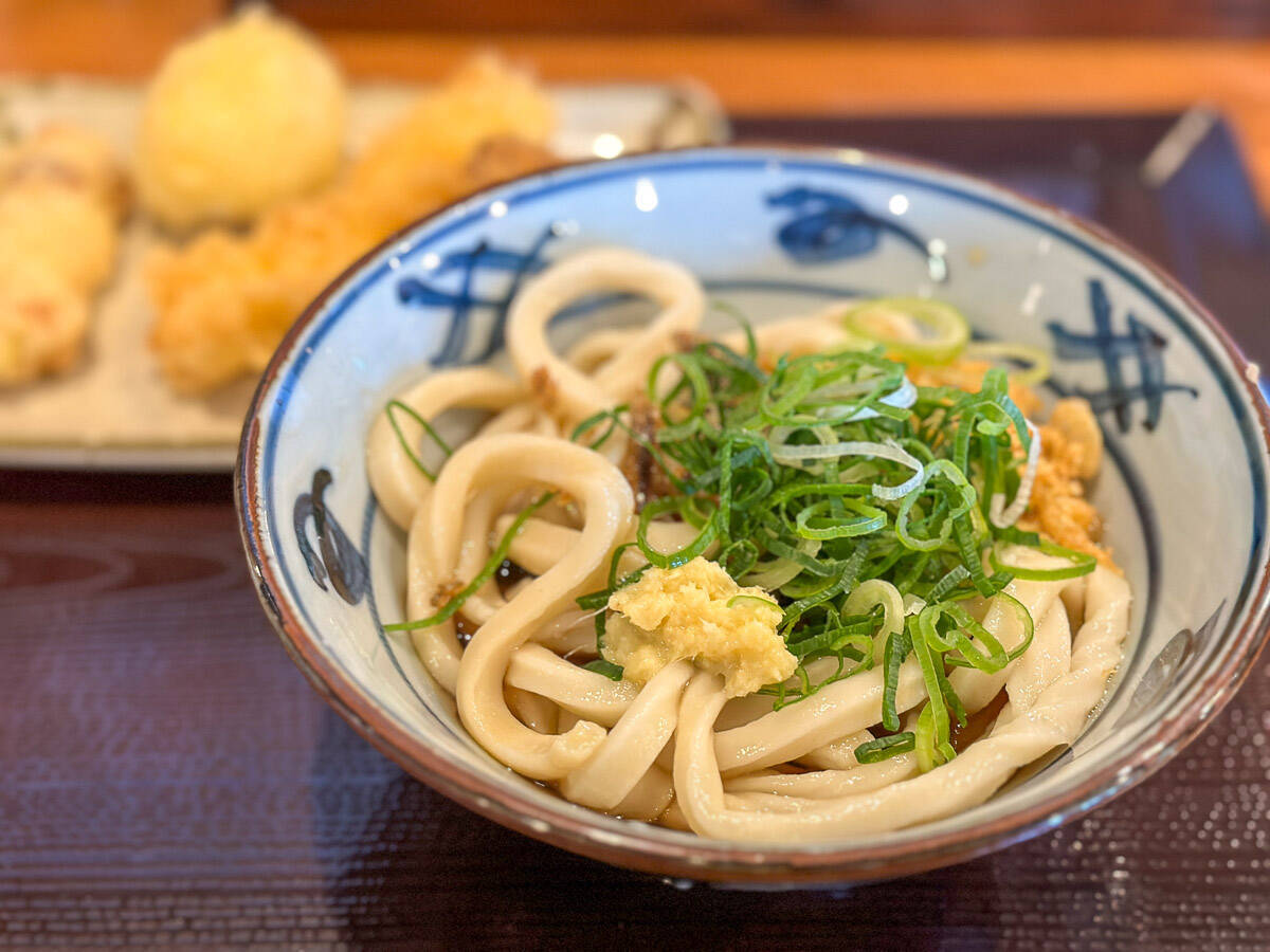 丸亀製麺にそっくり！？ 埼玉県越谷市の謎のロードサイドうどん『鳴門製麺』は旨いのか？