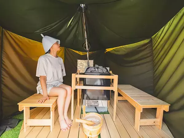 「サウナの絶景テーマパーク、誕生！瀬戸内海沿いの温泉施設『琴弾廻廊』で本場・北欧のサウナ体験」の画像