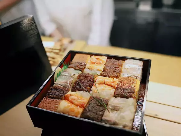「【京寿司の老舗】死ぬまでに食べたい！市松模様が美しい『いづ重』の上箱寿司」の画像