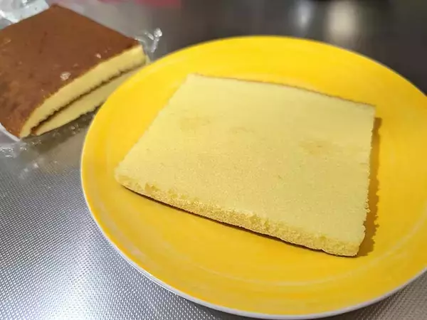 「ローソン100の隠れた人気商品「スポンジケーキだけです。」で「いちごショートケーキ」を作ってみたら絶品だった」の画像