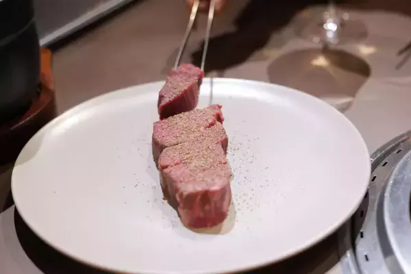 「御殿山の隠れ家焼肉が進化。予約制『焼肉あいにく』がリニューアルオープン」の画像