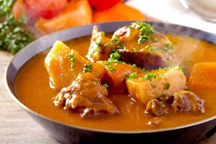 毎年大人気！六本木ヒルズのクリスマスマーケットで食べたい「名店のドイツ料理」6選