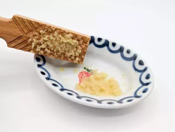 「【暮らしの名品】やっと見つけた！一目惚れの相棒。心地よく薬味を擦りおろす「おろしの相棒」」の画像