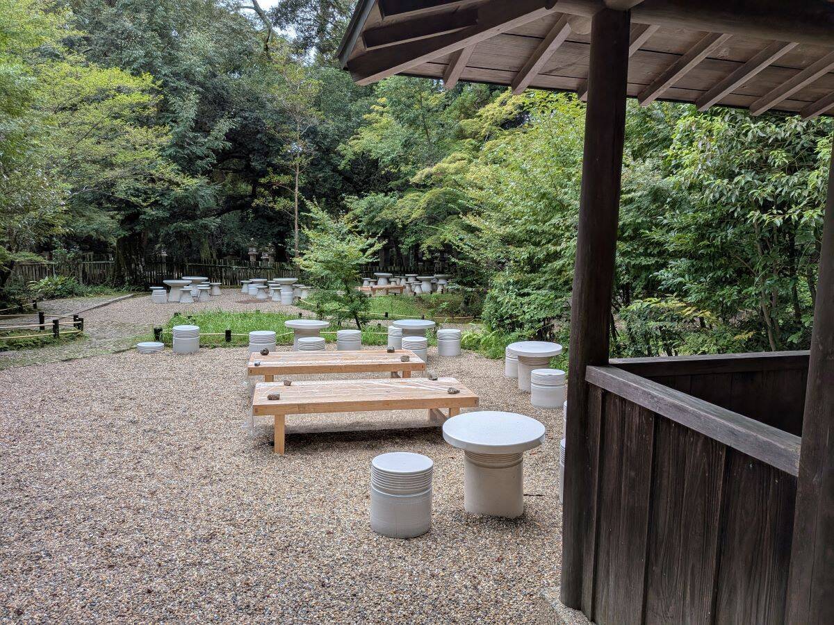 【奈良グルメ】神社も鹿も満喫できる。春日大社境内の老舗茶屋『春日荷茶屋』の魅力とは？