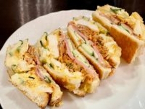 【大阪鶴橋グルメ】創業46年の純喫茶『珈琲館ロックヴィラ』の名物「特製キムチサンド」がおいしい理由