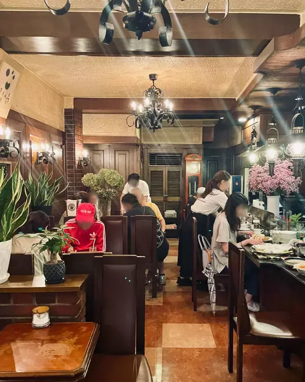 「【大阪鶴橋グルメ】創業46年の純喫茶『珈琲館ロックヴィラ』の名物「特製キムチサンド」がおいしい理由」の画像