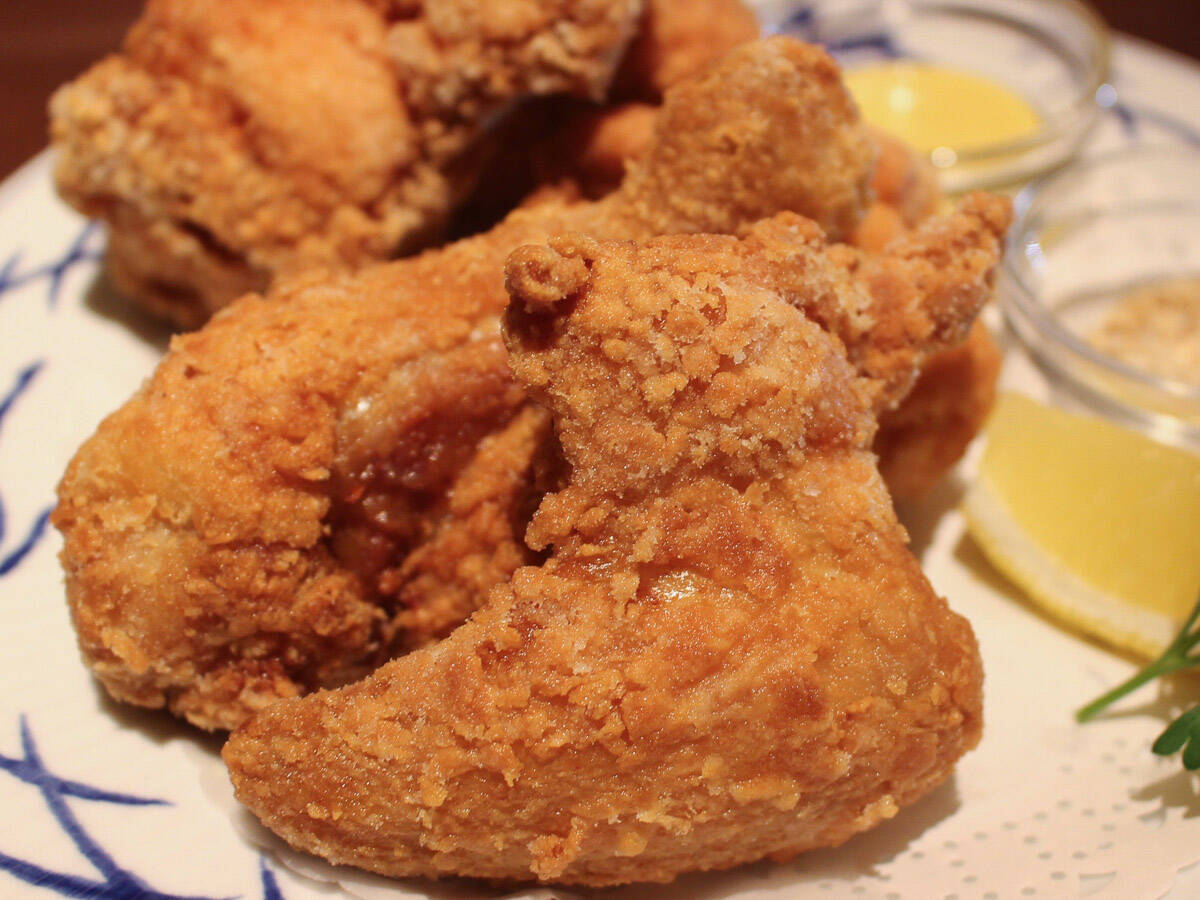 【銀座老舗グルメ】一生に一度は食べたい。『三笠会館』の「鶏の唐揚げ」はなぜスゴいのか
