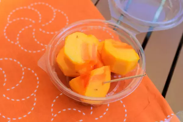 「“柿の概念が変わる”と評判。奈良・天理『松田果樹園』の刀根早生柿と極上ジェラート」の画像