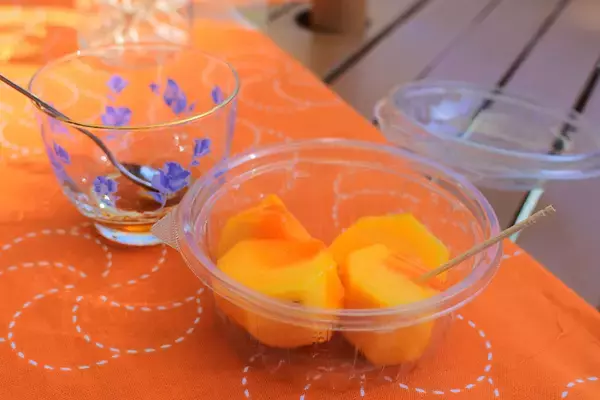 「“柿の概念が変わる”と評判。奈良・天理『松田果樹園』の刀根早生柿と極上ジェラート」の画像