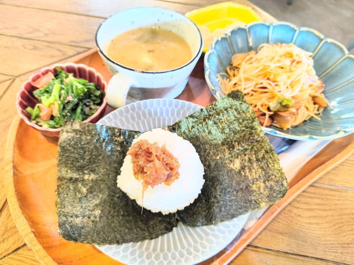 【福岡みやげ】花屋兼カフェが手がけるこだわりのローズシロップの魅力とは