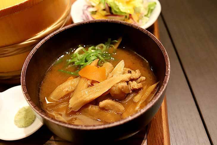 【大阪ランチ】行列でも並びたい感動の旨さ！『豚と炭火。こぶた家』で“ぶたまぶし”を食べてきた