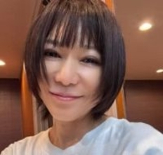 【 堀ちえみ 】　人間ドック受け　「午後のエコーでは腰が痛くて　仰向けになるまでに痛みが」「また身長が縮んでいた」「視力はかなり良くなっていた。なんで？！」